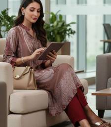 Women Paisley Printed Regular Kurta with Trousers