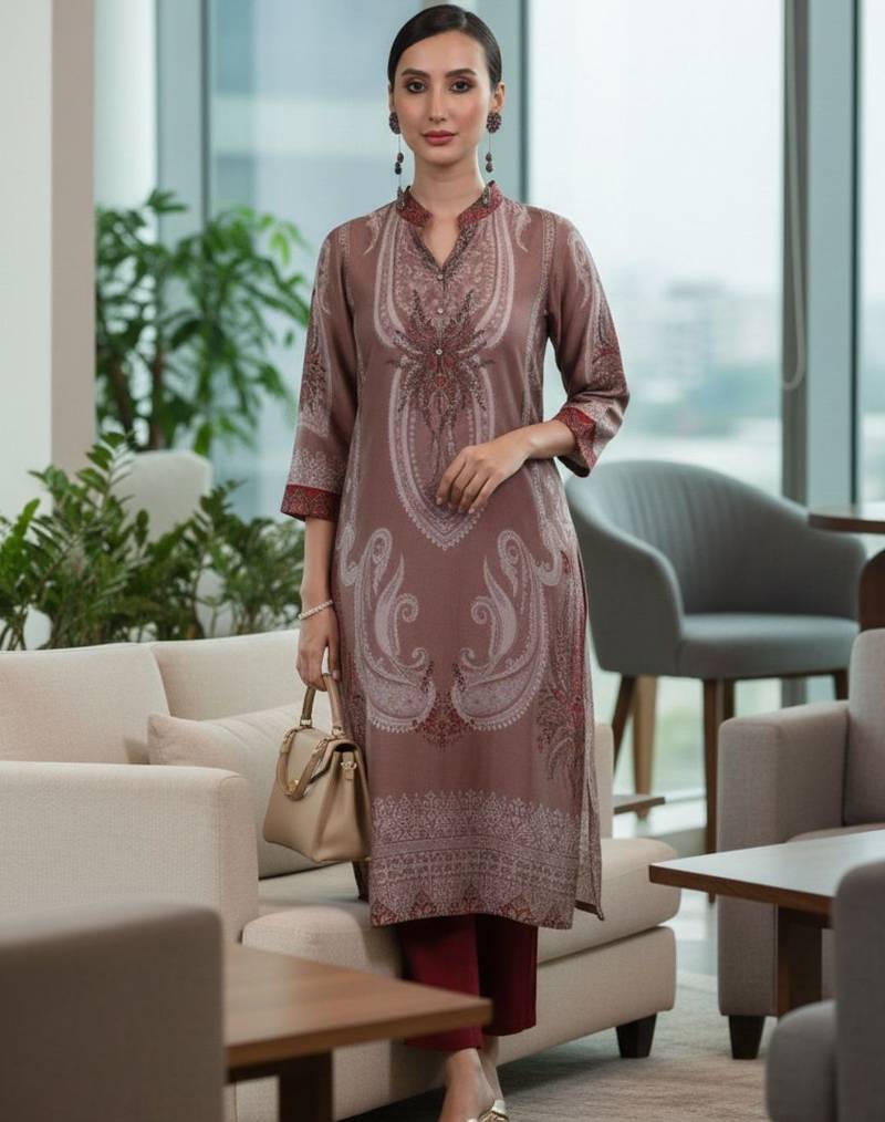 Women Paisley Printed Regular Kurta with Trousers