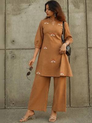 Cotton Flex Thread Work Kurta With Palazzos 1