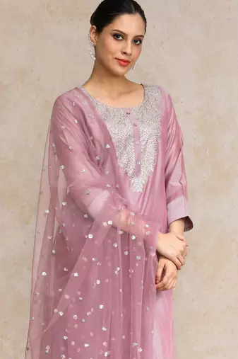 Women Floral Embroidered Regular Chanderi Silk Kurta with Trousers & With Dupatta