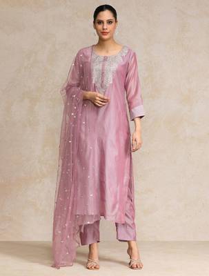 Women Floral Embroidered Regular Chanderi Silk Kurta with Trousers & With Dupatta 1