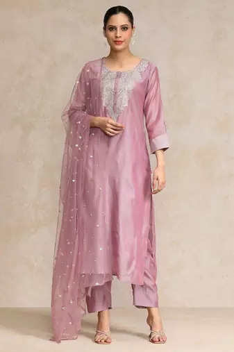 Women Floral Embroidered Regular Chanderi Silk Kurta with Trousers & With Dupatta