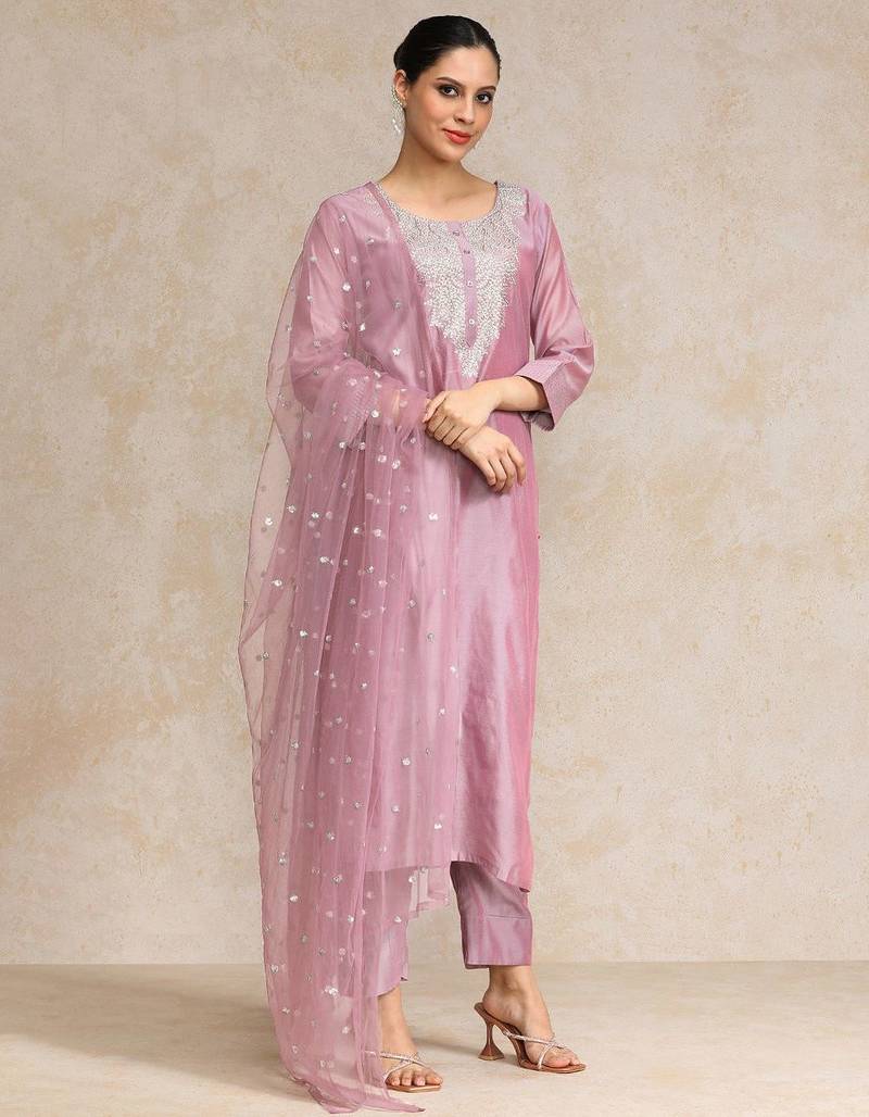 Women Floral Embroidered Regular Chanderi Silk Kurta with Trousers & With Dupatta