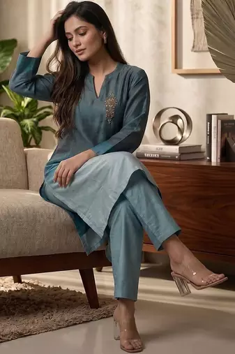 Women Ombre Dyed Regular Thread Work Kurta with Trousers