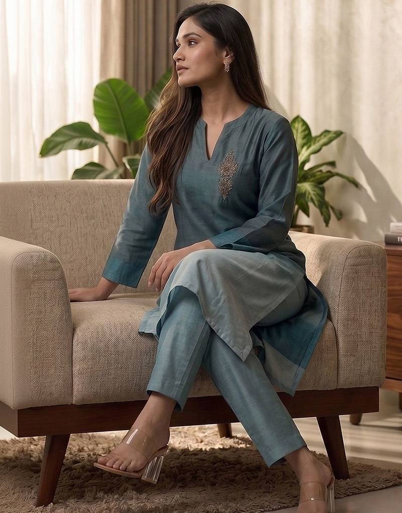 Women Ombre Dyed Regular Thread Work Kurta with Trousers