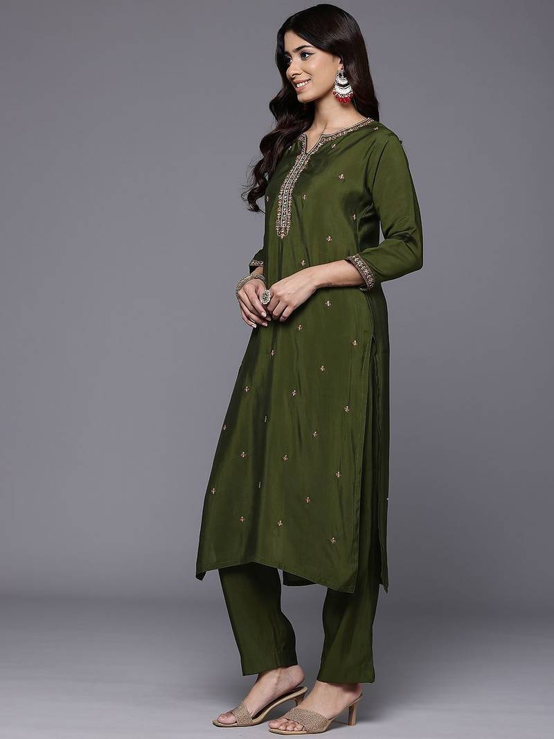 Thread & Zari Embroidered Kurta with Trouser & Ethnic Printed Dupatta