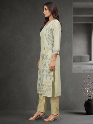 Women Floral Printed Regular Thread Work Chanderi Cotton Kurta with Trousers & With Dupatta 3