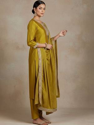 Women Ethnic Motifs Embroidered Regular Thread Work Kurta with Trousers & With Dupatta 3