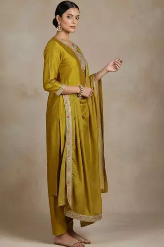 Women Ethnic Motifs Embroidered Regular Thread Work Kurta with Trousers & With Dupatta