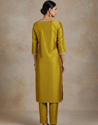 Women Ethnic Motifs Embroidered Regular Thread Work Kurta with Trousers & With Dupatta 7