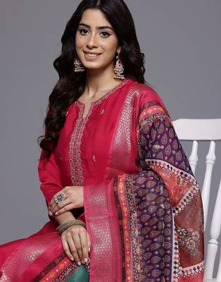 Thread & Zari Embroidered Kurta with Trouser & Ethnic Printed Dupatta 2