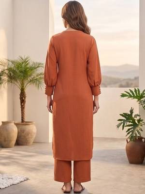 Women Regular Silk Crepe Kurta with Trousers 4