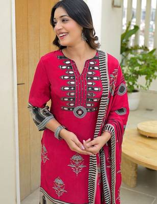 Women Ethnic Motifs Printed Regular Mirror Work Kurta with Trousers & With Dupatta 3