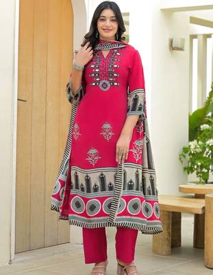 Women Ethnic Motifs Printed Regular Mirror Work Kurta with Trousers & With Dupatta 4
