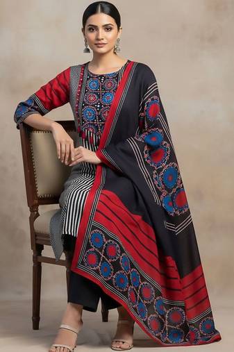 Women Ethnic Motifs Printed Regular Kurta with Trousers & With Dupatta