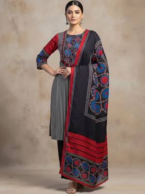 Women Ethnic Motifs Printed Regular Kurta with Trousers & With Dupatta 2