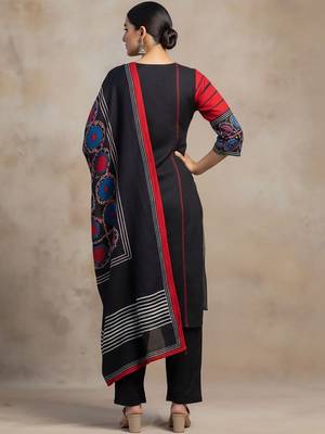Women Ethnic Motifs Printed Regular Kurta with Trousers & With Dupatta 4