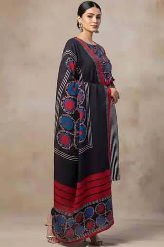 Women Ethnic Motifs Printed Regular Kurta with Trousers & With Dupatta