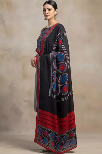 Women Ethnic Motifs Printed Regular Kurta with Trousers & With Dupatta