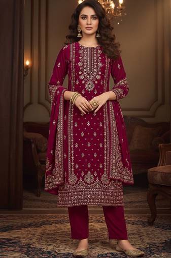 Women Ethnic Motifs Printed Regular Velvet Kurta with Trousers & With Dupatta