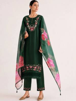 Women Floral Embroidered Regular Thread Work  Cotton Kurta with Trousers & With Dupatta 1