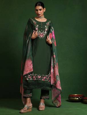 Women Floral Embroidered Regular Thread Work  Cotton Kurta with Trousers & With Dupatta 2