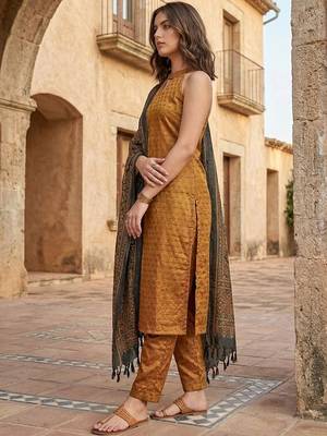 Women Regular Kurta with Trousers & With Dupatta 4