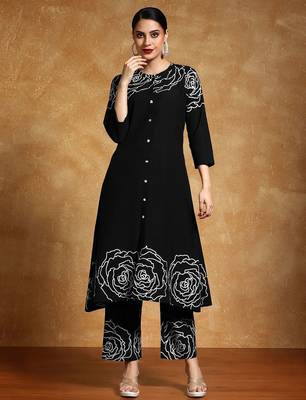 Floral Printed Mandarin Collar A-Line  Cotton Kurta With Trousers 3
