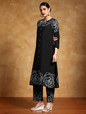 Floral Printed Mandarin Collar A-Line  Cotton Kurta With Trousers 5