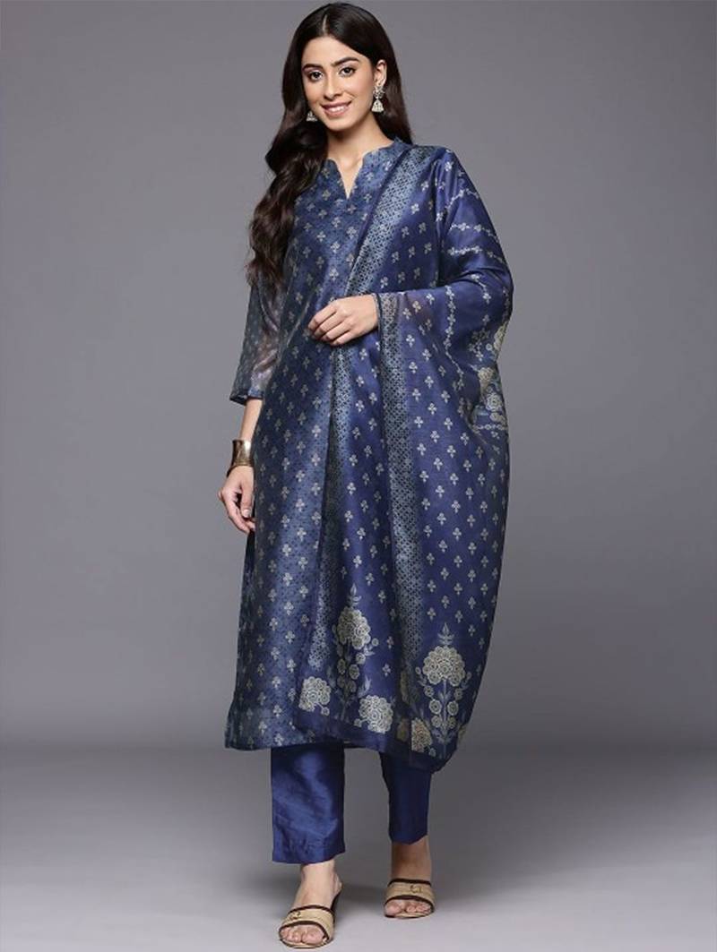 Women Floral Printed Kurta with Trousers & Dupatta