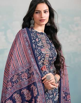 Women Ethnic Motifs Printed Regular Kurta with Trousers & With Dupatta 2