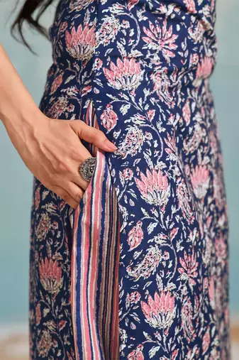 Women Ethnic Motifs Printed Regular Kurta with Trousers & With Dupatta