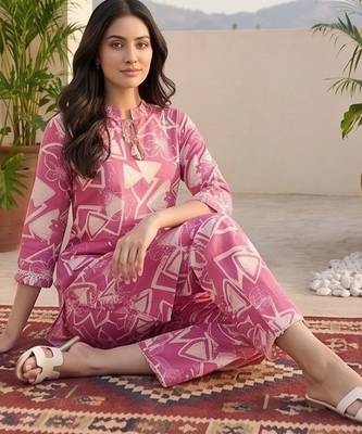 Women Printed Regular Kurta with Trousers 2