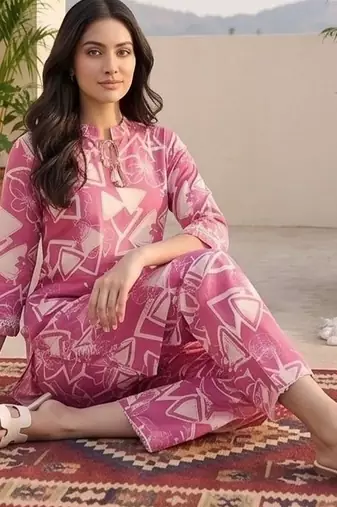 Women Printed Regular Kurta with Trousers