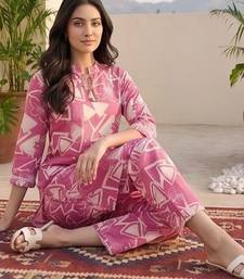 Women Printed Regular Kurta with Trousers