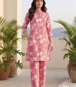 Women Printed Regular Kurta with Trousers