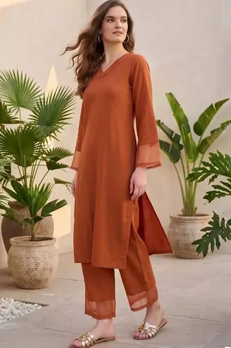 Women Regular Thread Work Silk Crepe Kurta with Palazzos