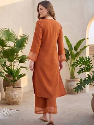 Women Regular Thread Work Silk Crepe Kurta with Palazzos 4