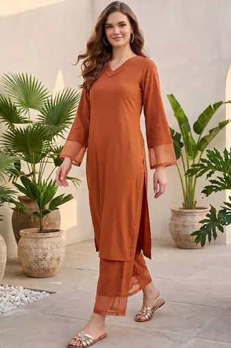 Women Regular Thread Work Silk Crepe Kurta with Palazzos
