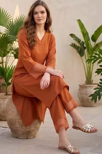 Women Regular Thread Work Silk Crepe Kurta with Palazzos