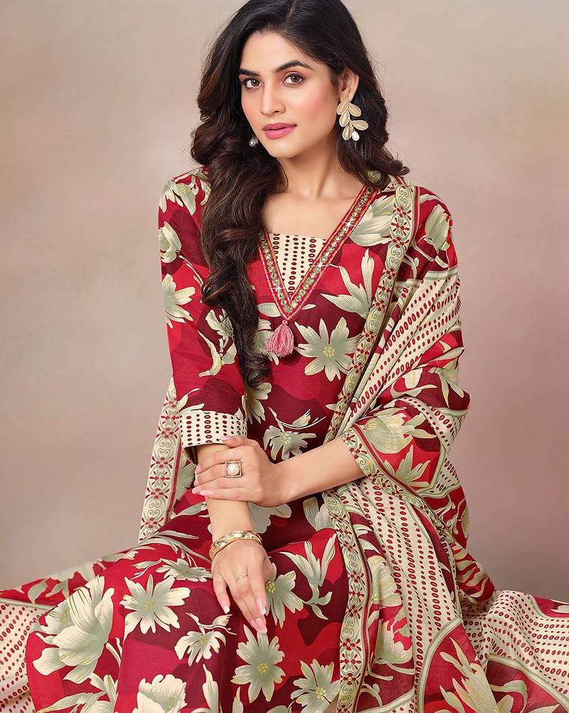 Women Floral Printed Regular Mirror Work Kurta with Trousers & With Dupatta
