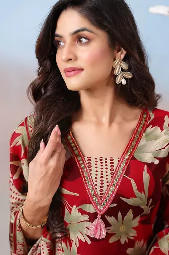 Women Floral Printed Regular Mirror Work Kurta with Trousers & With Dupatta