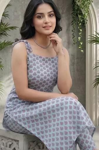 Women Ethnic Motifs Printed Regular Kurta with Trousers & With Dupatta