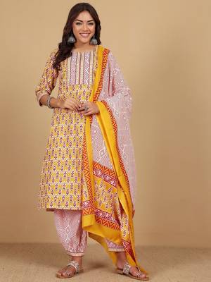Floral Printed Notch Neck Straight Kurta With Salwar And Dupatta 1