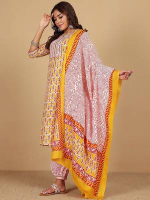 Floral Printed Notch Neck Straight Kurta With Salwar And Dupatta 5
