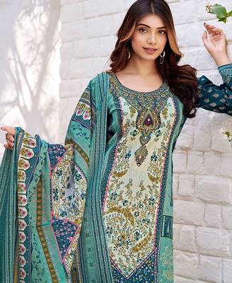 Women Floral Printed Regular Beads and Stones Kurta with Trousers & With Dupatta 2