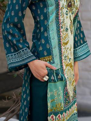 Women Floral Printed Regular Beads and Stones Kurta with Trousers & With Dupatta 3