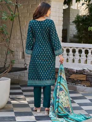 Women Floral Printed Regular Beads and Stones Kurta with Trousers & With Dupatta 6