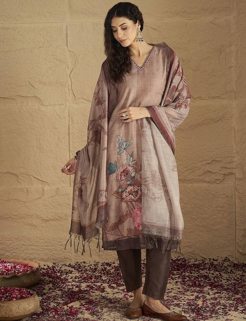 Women Regular Thread Work Kurta with Trousers & With Dupatta