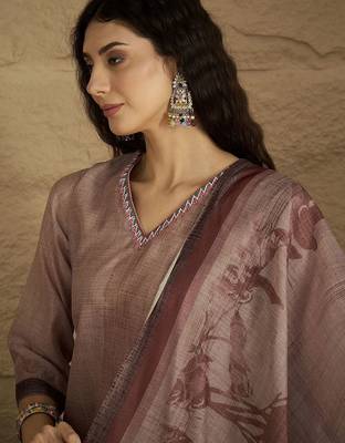Women Regular Thread Work Kurta with Trousers & With Dupatta 2